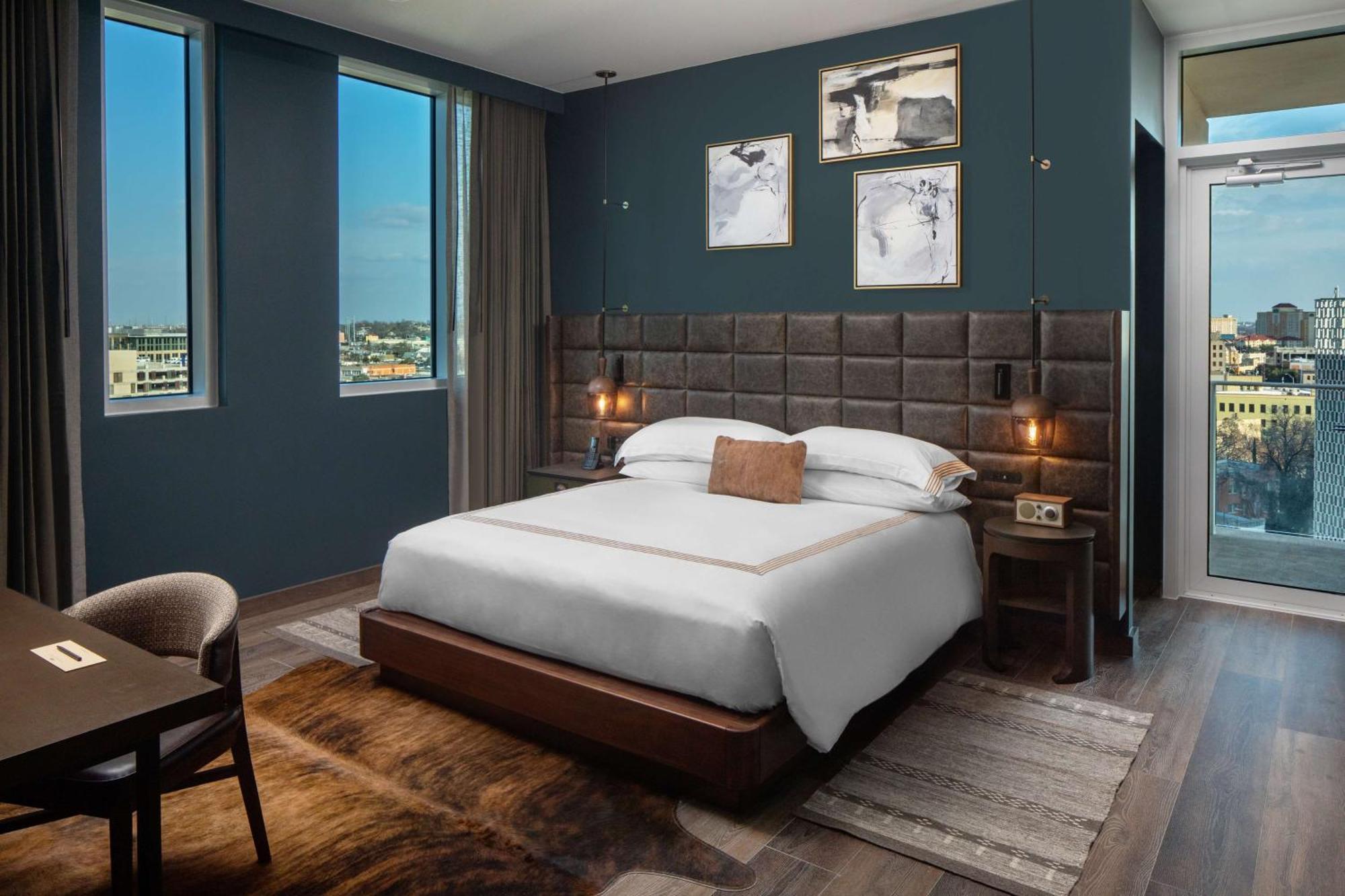 Thompson - Riverwalk, By Hyatt 5*